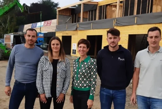 Des membres des entreprises du parc d’activités de la Jaunaie à Craon : Olivier Jeudy, plaquiste, avec son entreprise d’isolation et plâtrerie sèche, qui emploie neuf salariés. Lilian Cottier, maçon, avec six salariés. Quentin Beucher, menuisier, et son équipe. Julien Paillard, peintre, avec ses deux salariés.